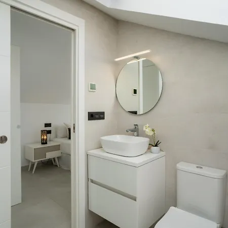 Apartment Sea Breeze Penthouse - Goletmalaga *