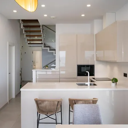 Sea Breeze Penthouse - Goletmalaga * 푸엔히롤라