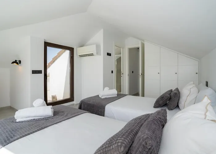 Sea Breeze Penthouse - Goletmalaga דירה פואנגירולה