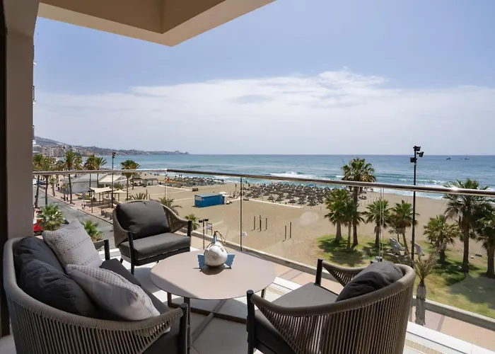 Апартаменты Sea Breeze Penthouse - Goletmalaga Фуэнхирола