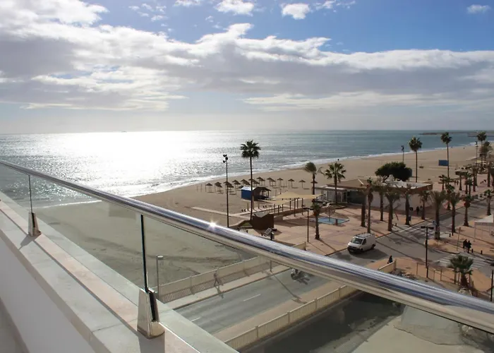 Апартаменты Sea Breeze Penthouse - Goletmalaga Фуэнхирола