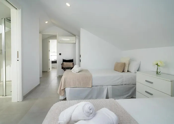 Sea Breeze Penthouse - Goletmalaga Апартаменты *